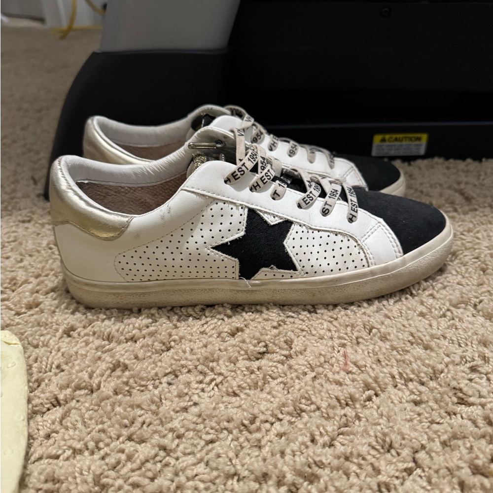 Vintage Havana White and Black Sneakers